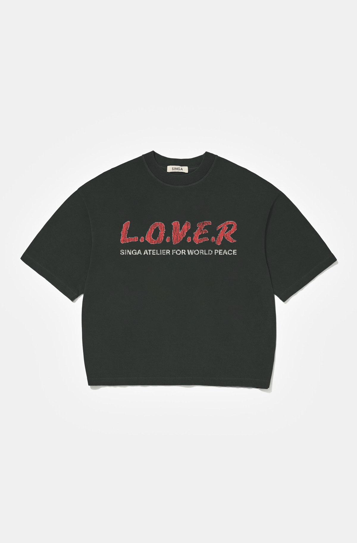 Camiseta Boxy Over Love Not War Preto Cationizado