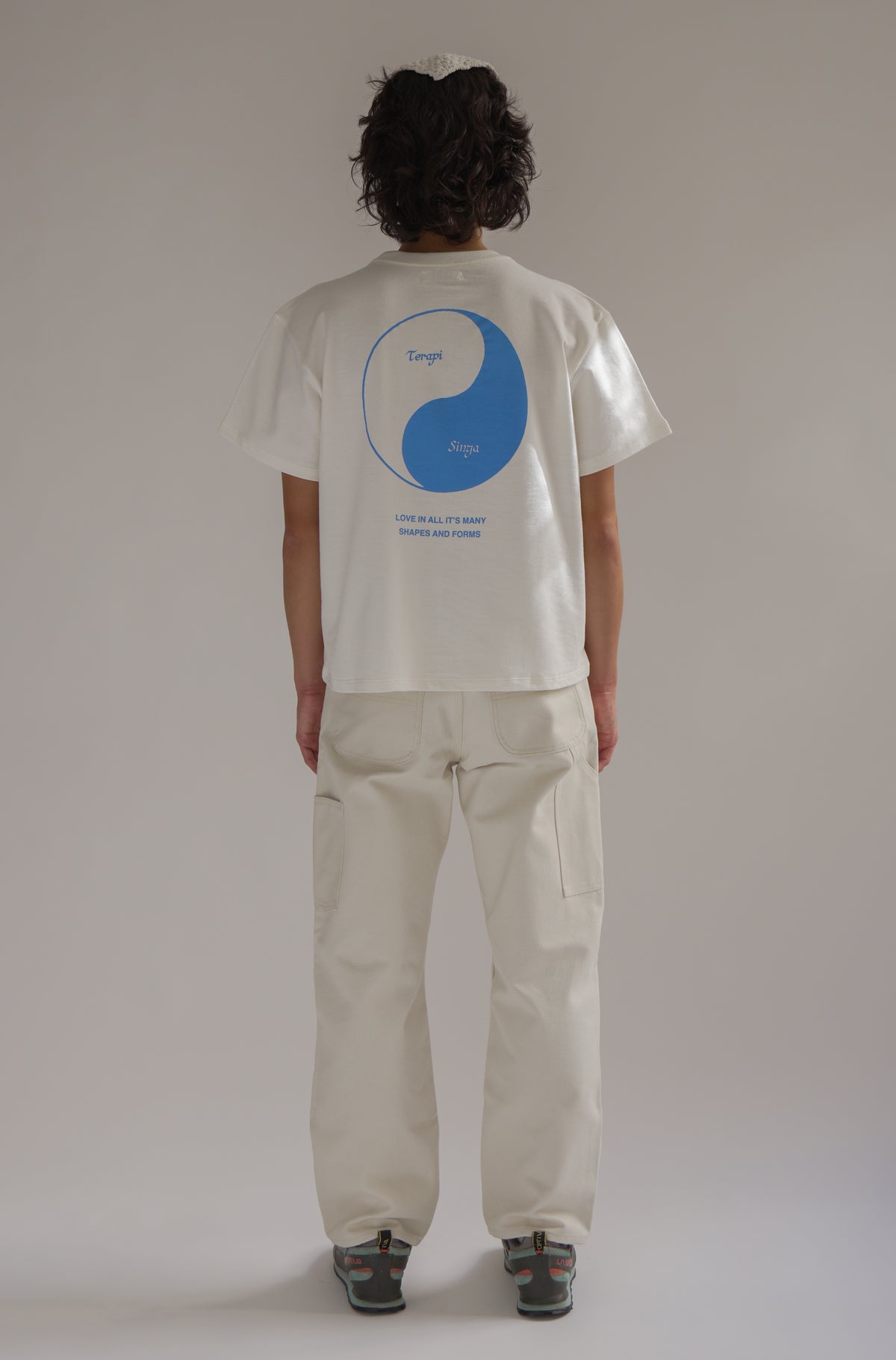 Camiseta Boxy Regular Singa & Terapi Off-white