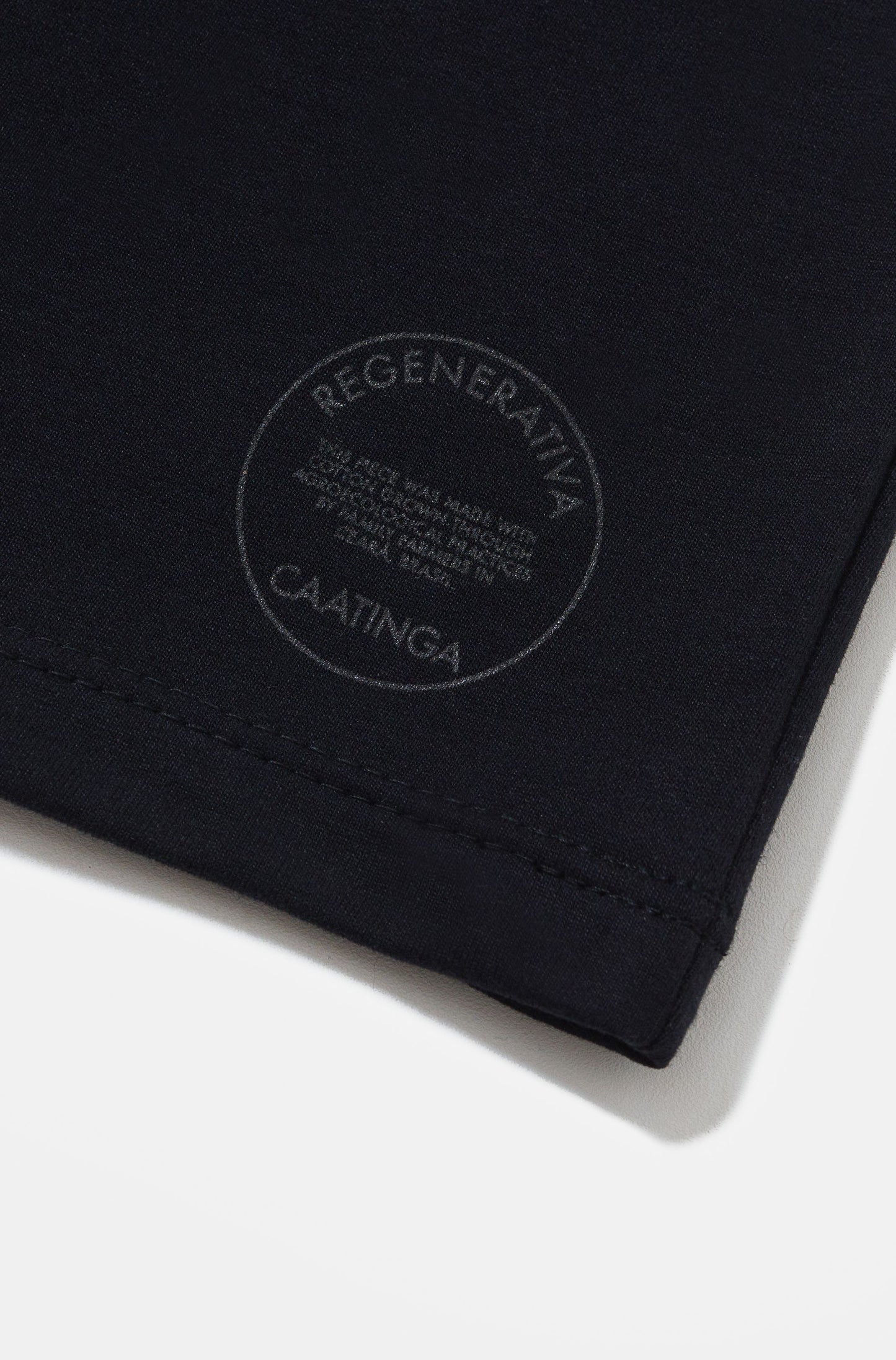 Camiseta BOXY Regular REGENERATIVA™ PRETA