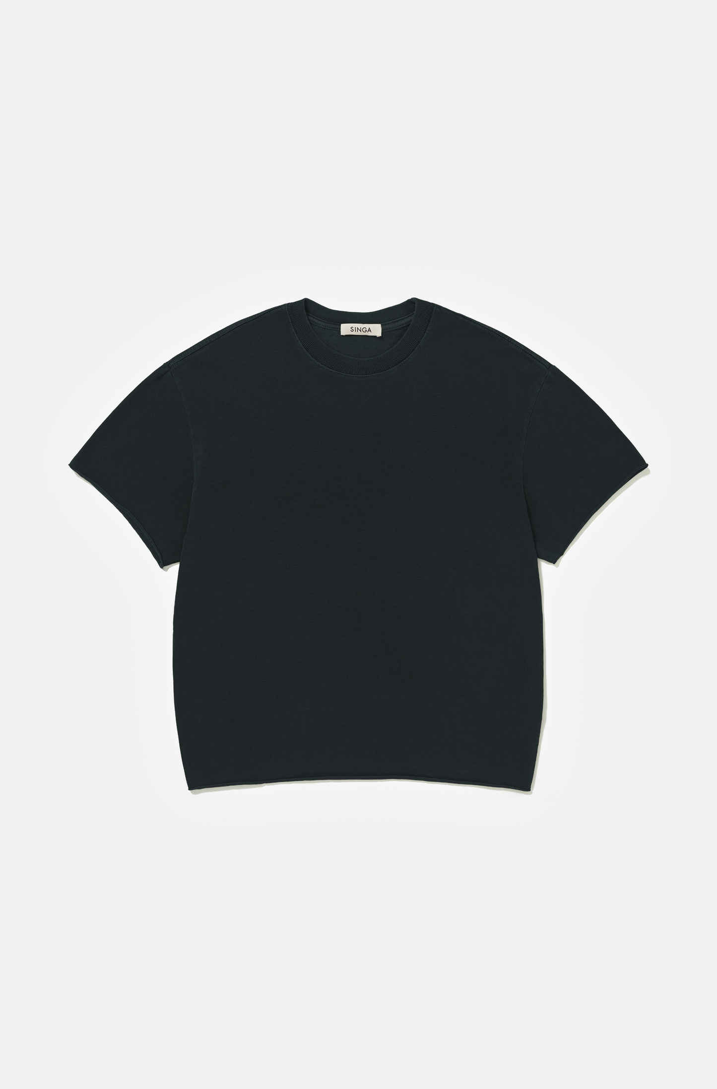 Camiseta Boxy Regular Preto Cationizado Corte a Fio