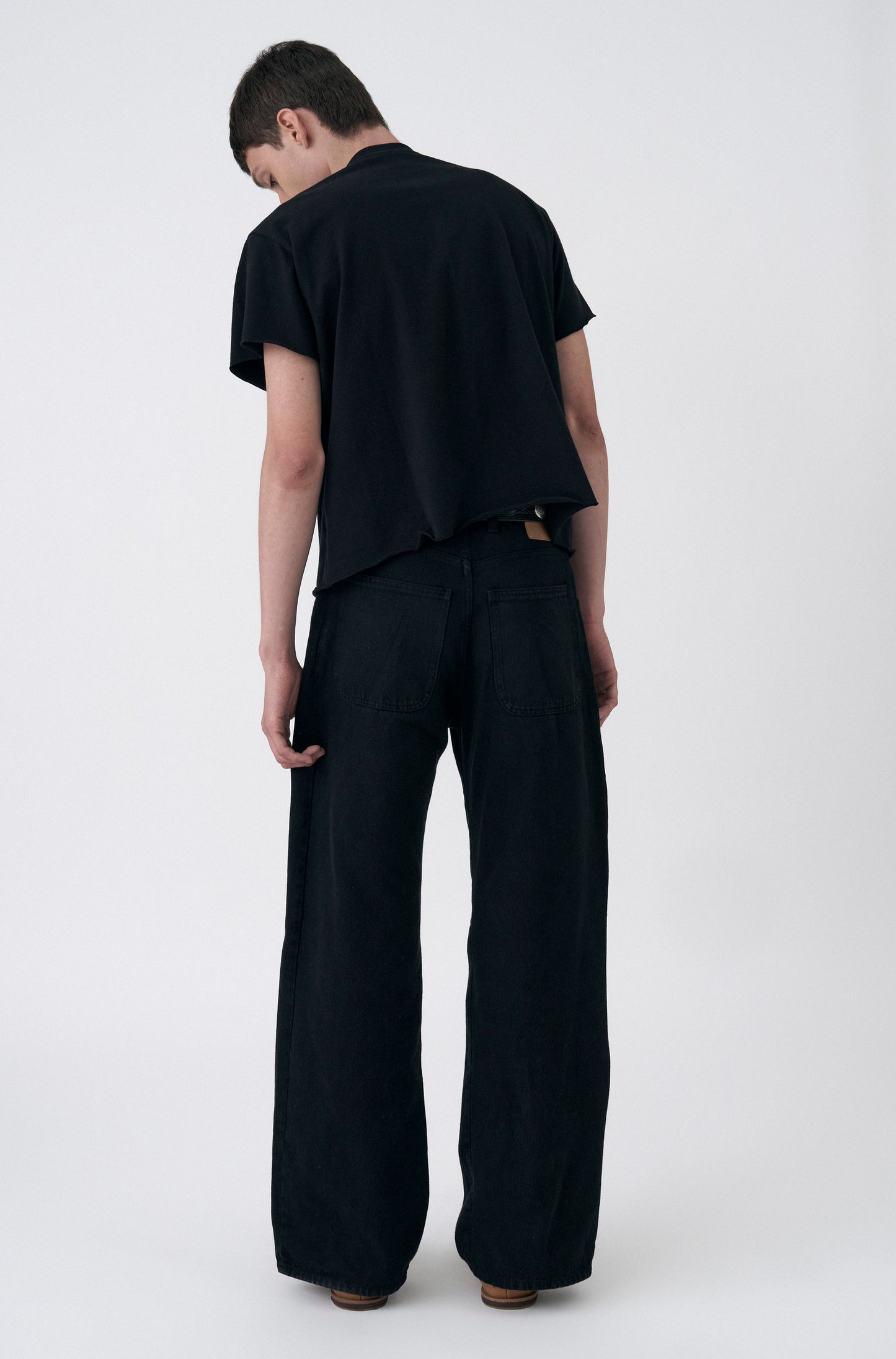 Camiseta Boxy Regular Preta Corte a Fio