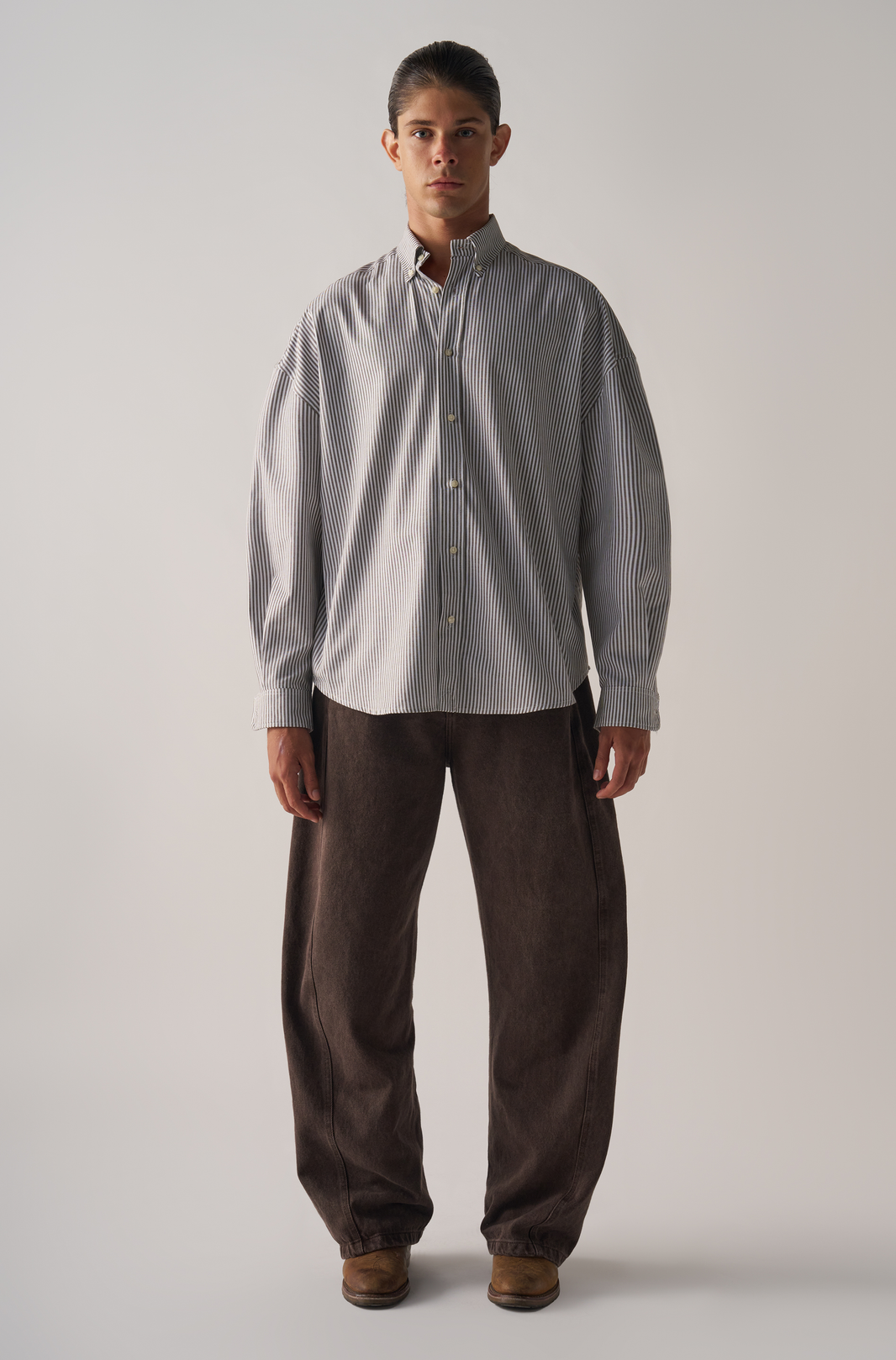 CAMISA DIANA LISTRAS MARROM
