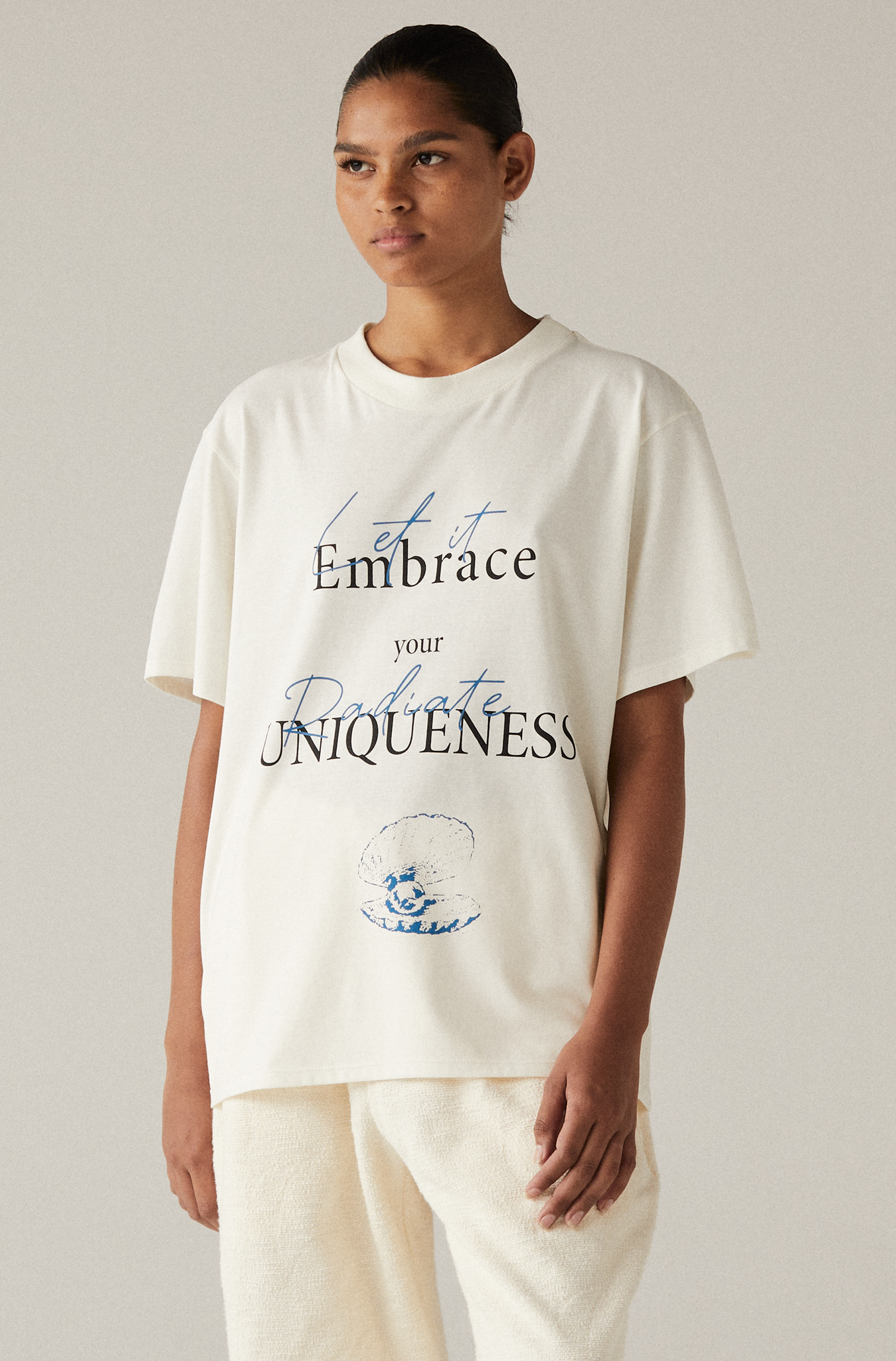 CAMISETA EMBRACE YOUR UNIQUENESS