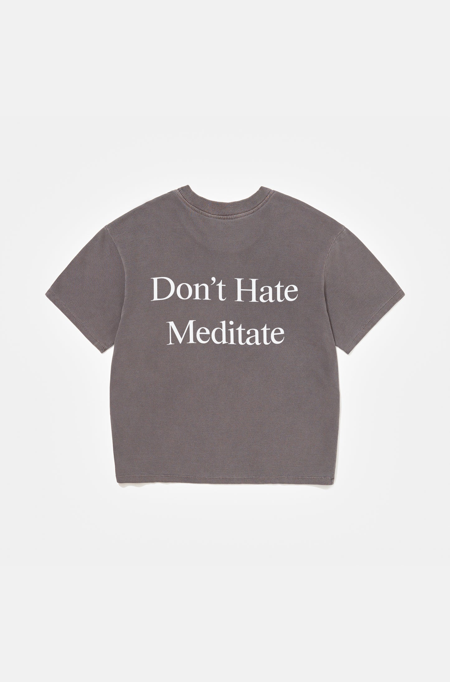 Camiseta Boxy Regular Don't Hate Meditate Beluga