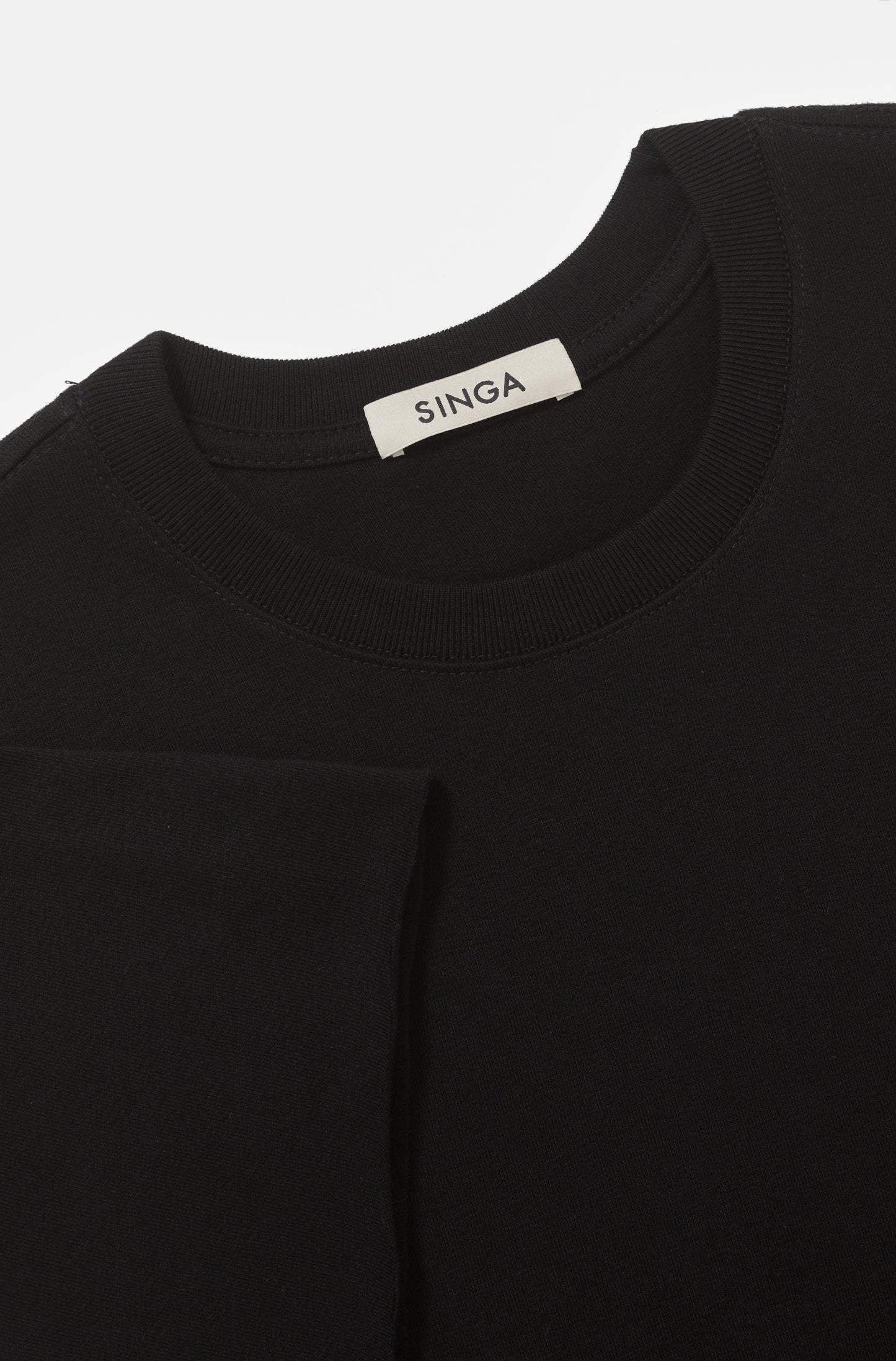 Camiseta Boxy Regular Preta Corte a Fio
